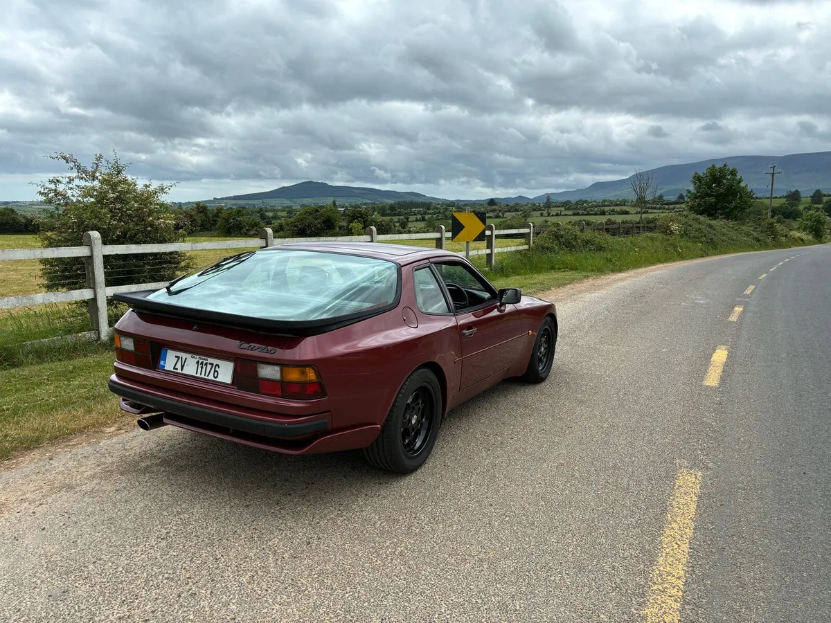 1986 Porsche 944 Turbo - Image 2