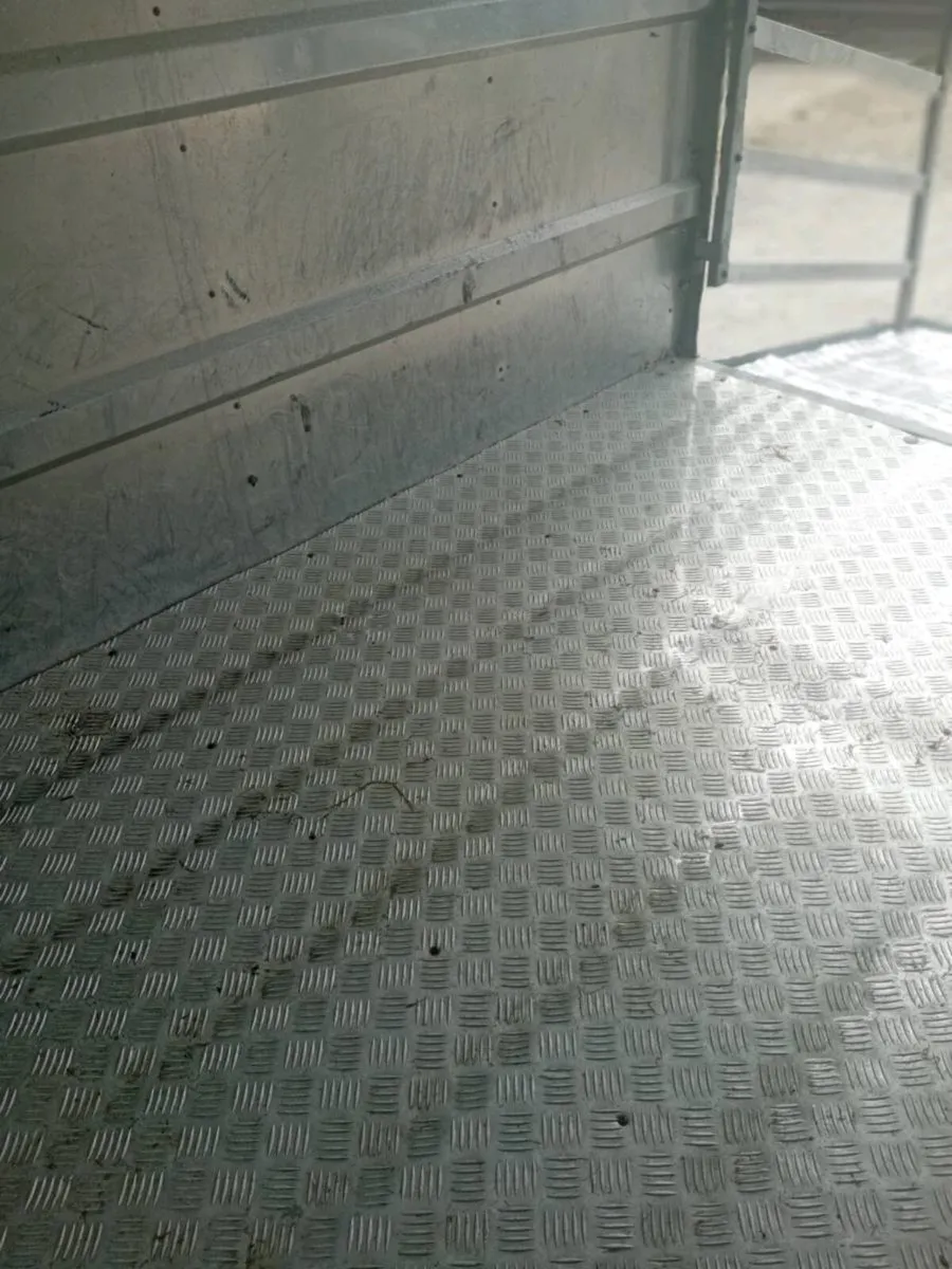Cattle trailer - Image 2