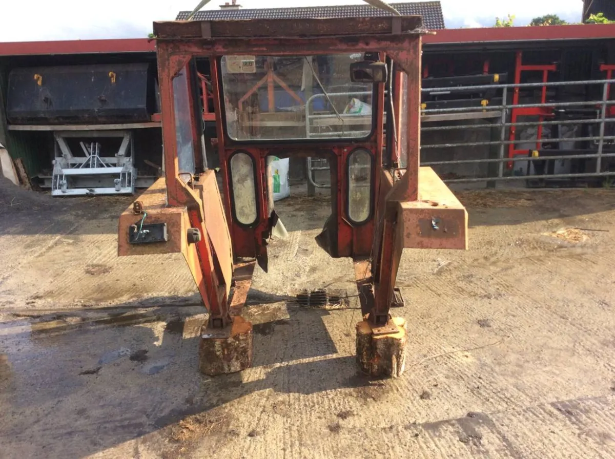 Tractor Cab Massey Ferguson 168/188 - Image 3