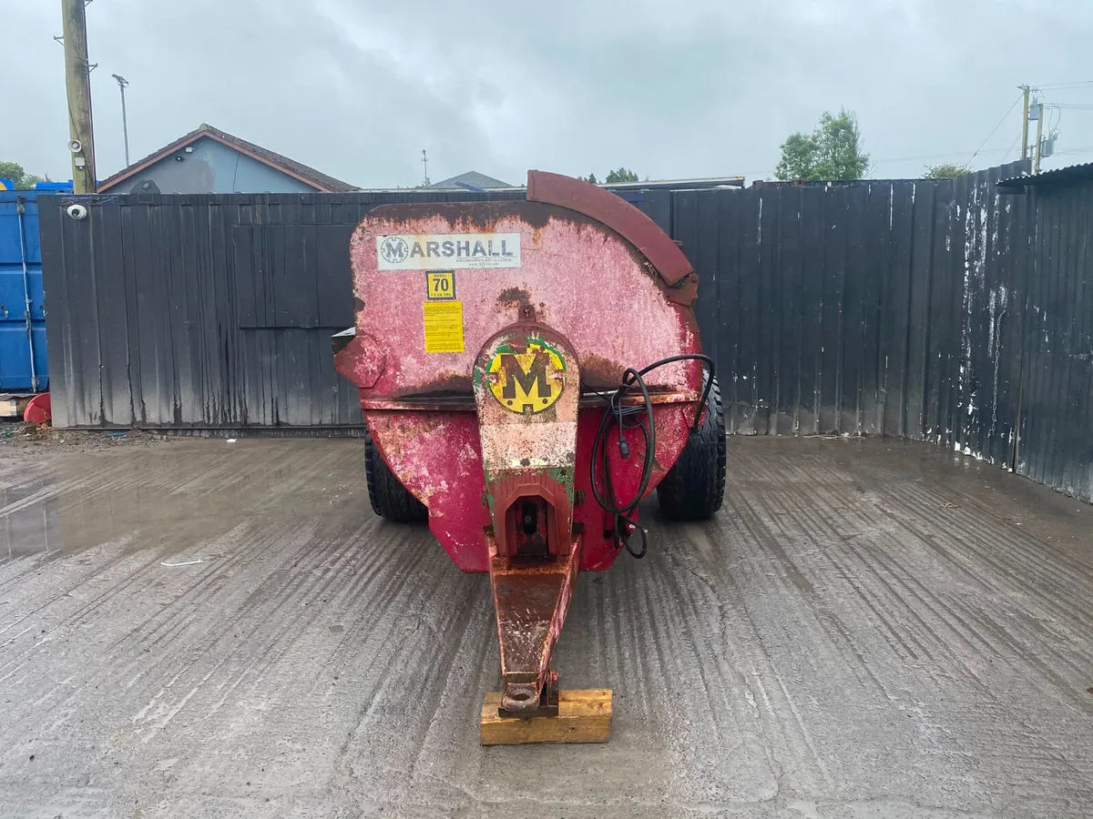 Marshall 7.5 Cubic Yard Dung Spreader - Image 3