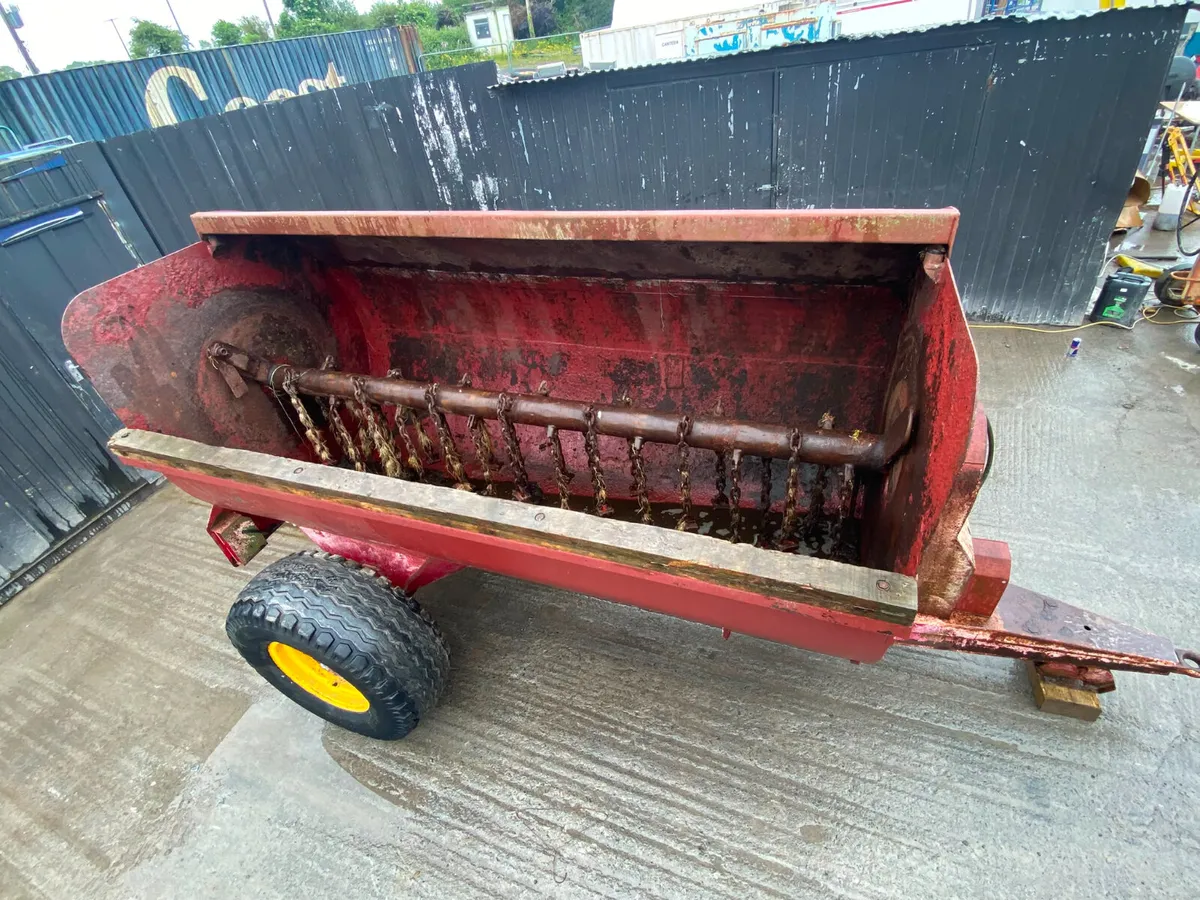 Marshall 7.5 Cubic Yard Dung Spreader - Image 2