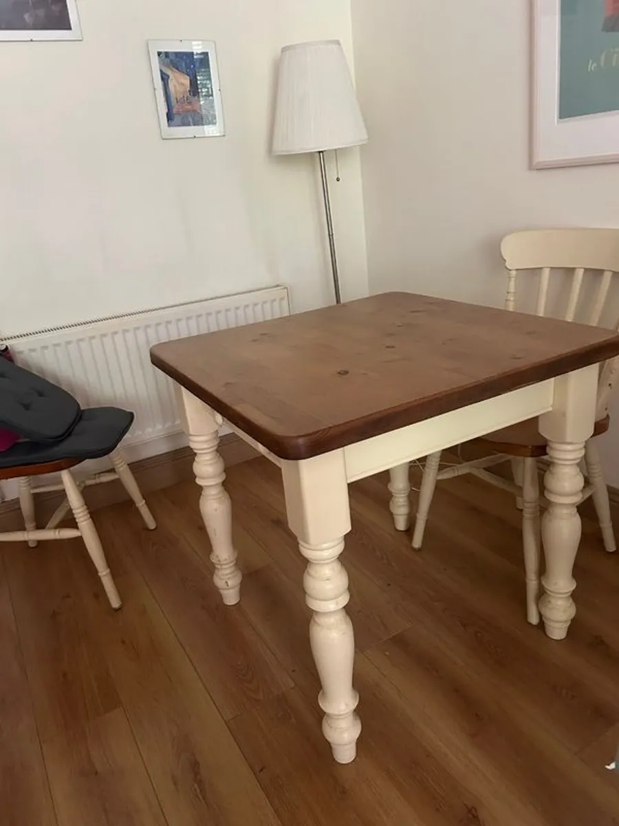 Dining table and 4 chairs - Strawbridge - Image 3