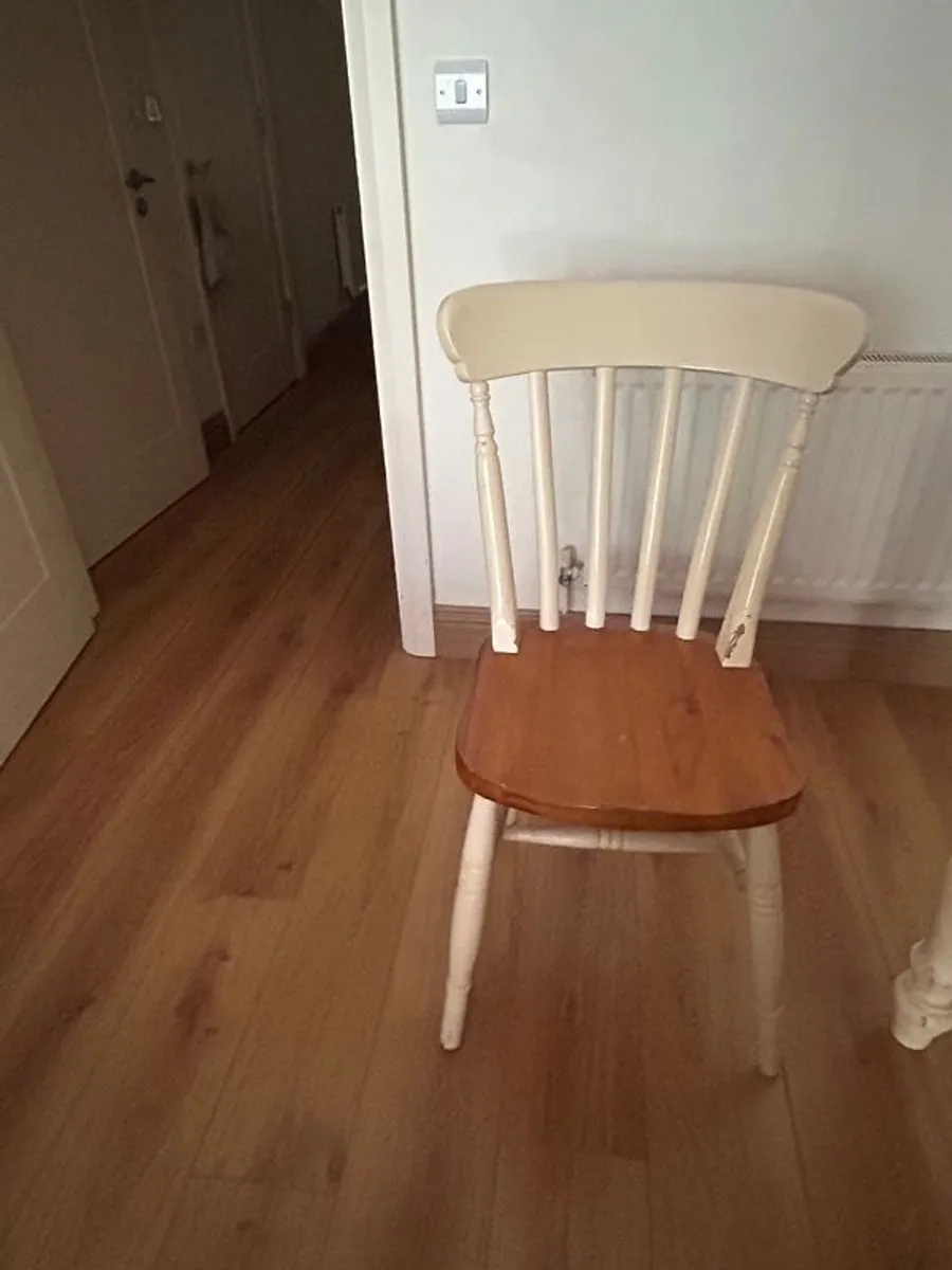 Dining table and 4 chairs - Strawbridge - Image 4