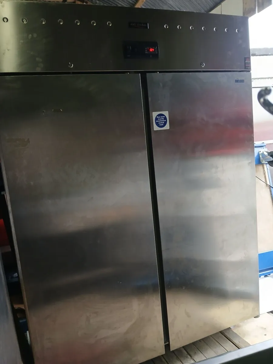 Staneless steel commercial fridge delivered - Image 4