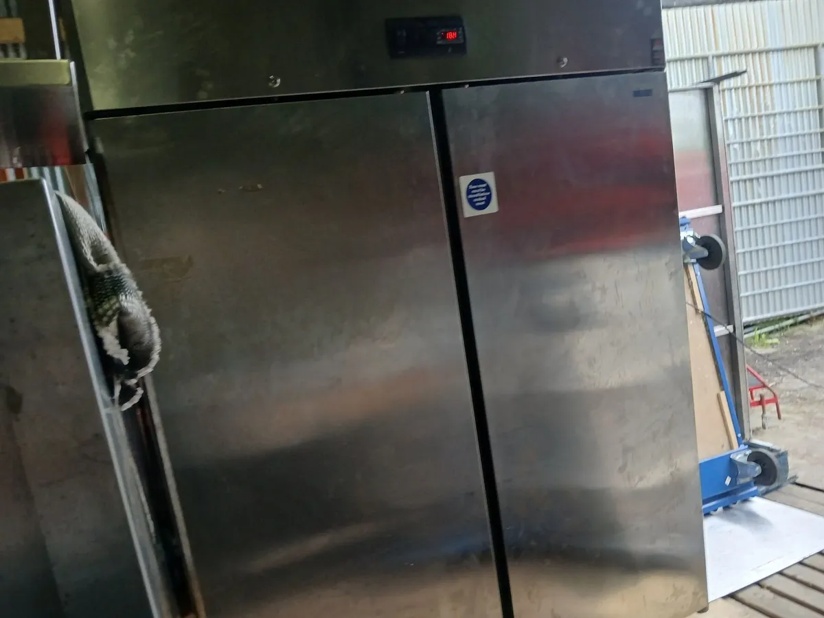 Staneless steel commercial fridge delivered - Image 3