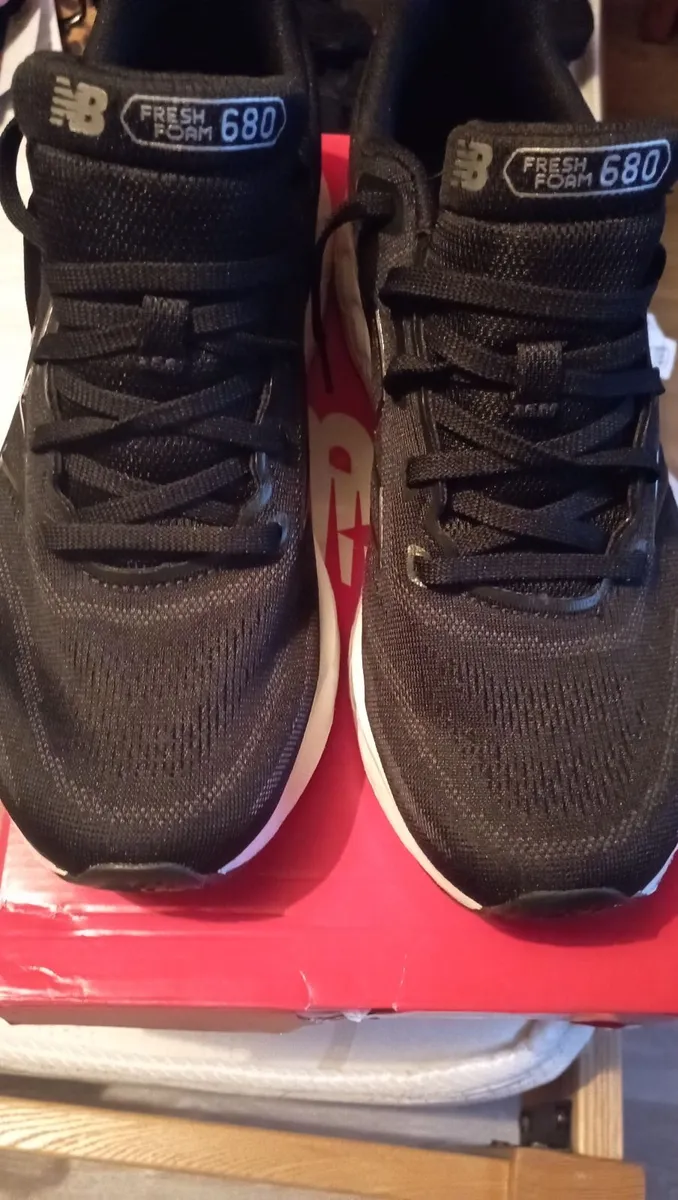 NB Running/Walking Trainers Size 10 - Image 2