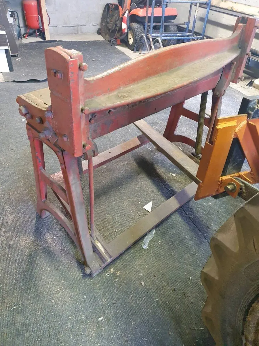 Guillotine - Image 2