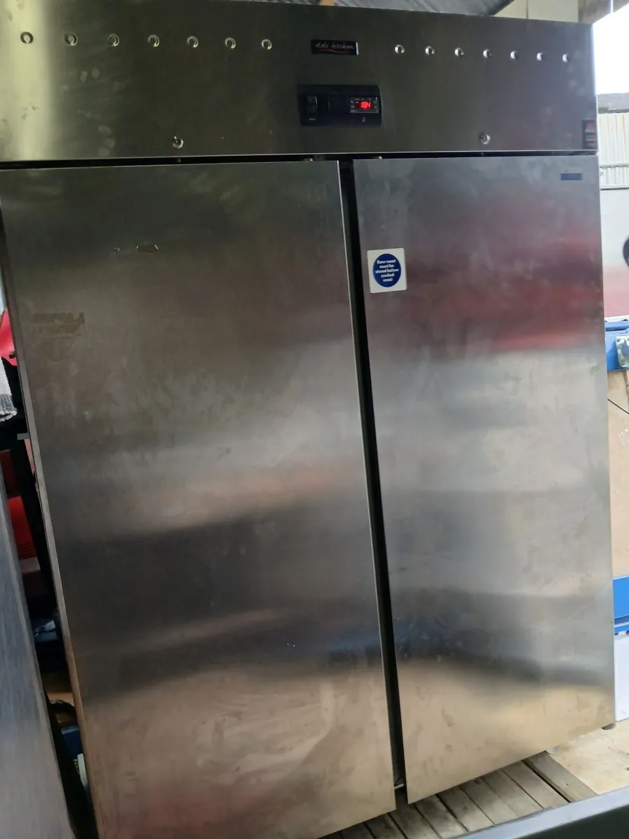 Commercial fridge  chill  unit..double  door del - Image 1