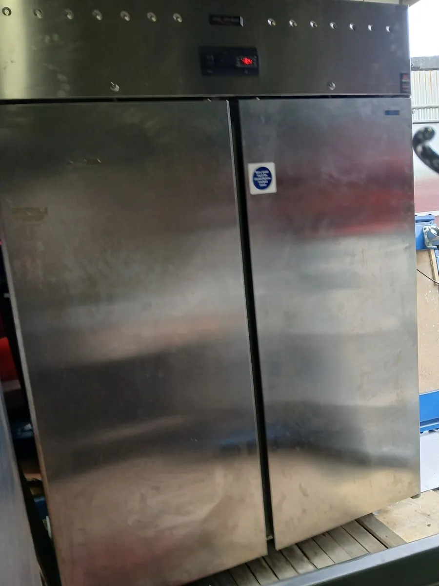 Commercial fridge  chill  unit..double  door del - Image 4