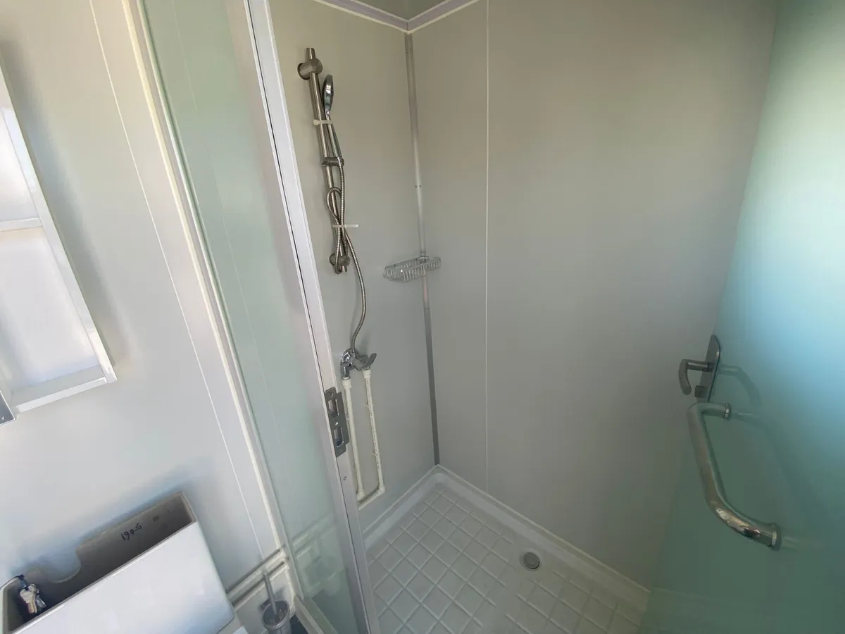 New Toilet/Shower Unit - Image 4