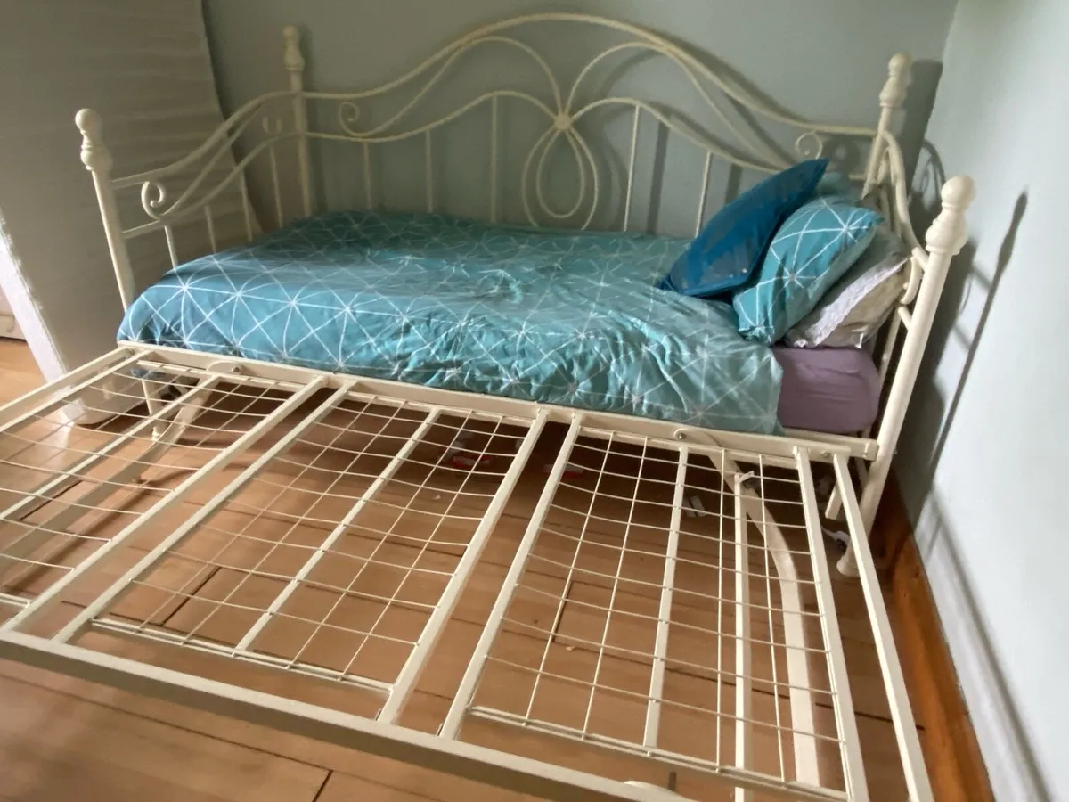 Day Bed/Trundle Bed - Image 4