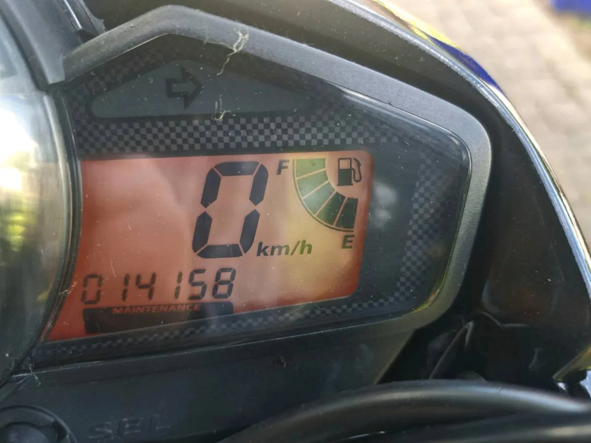 Suzuki Inazuma 250 - Image 3