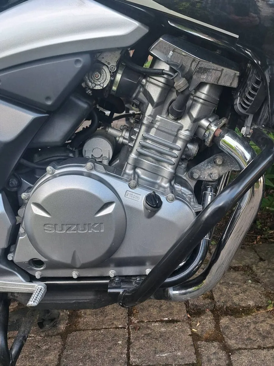 Suzuki Inazuma 250 - Image 4