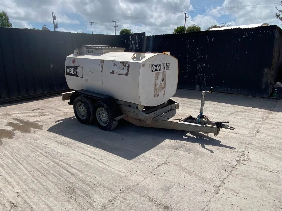 Western 2000 Litre Towable Fuel Bowser - Image 1
