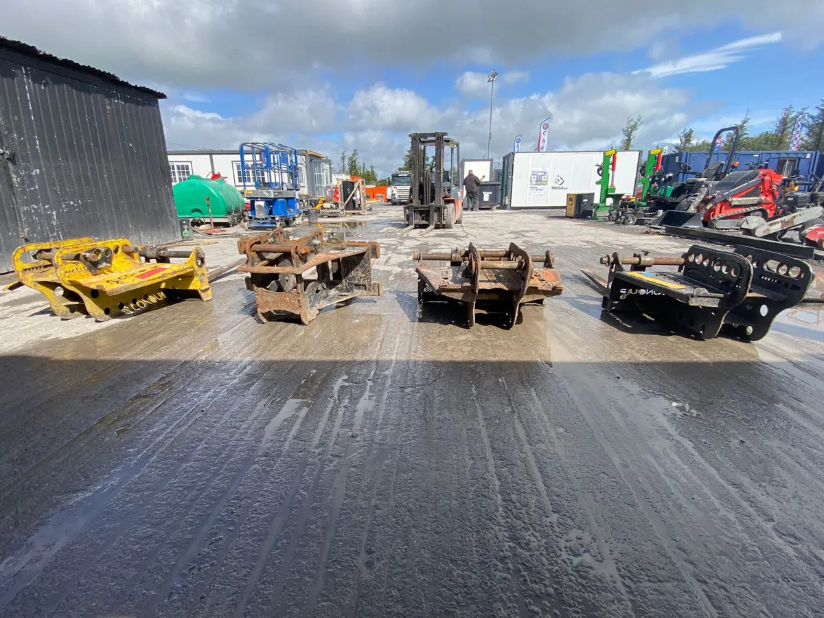 Conquip Pallet Forks To Suit Excavator 45/65mm Pin - Image 3