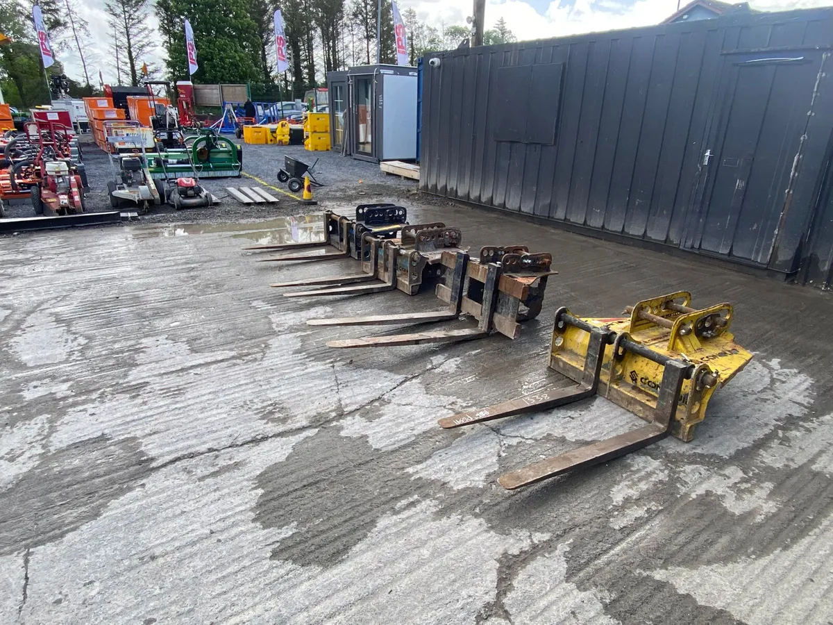 Conquip Pallet Forks To Suit Excavator 45/65mm Pin - Image 4