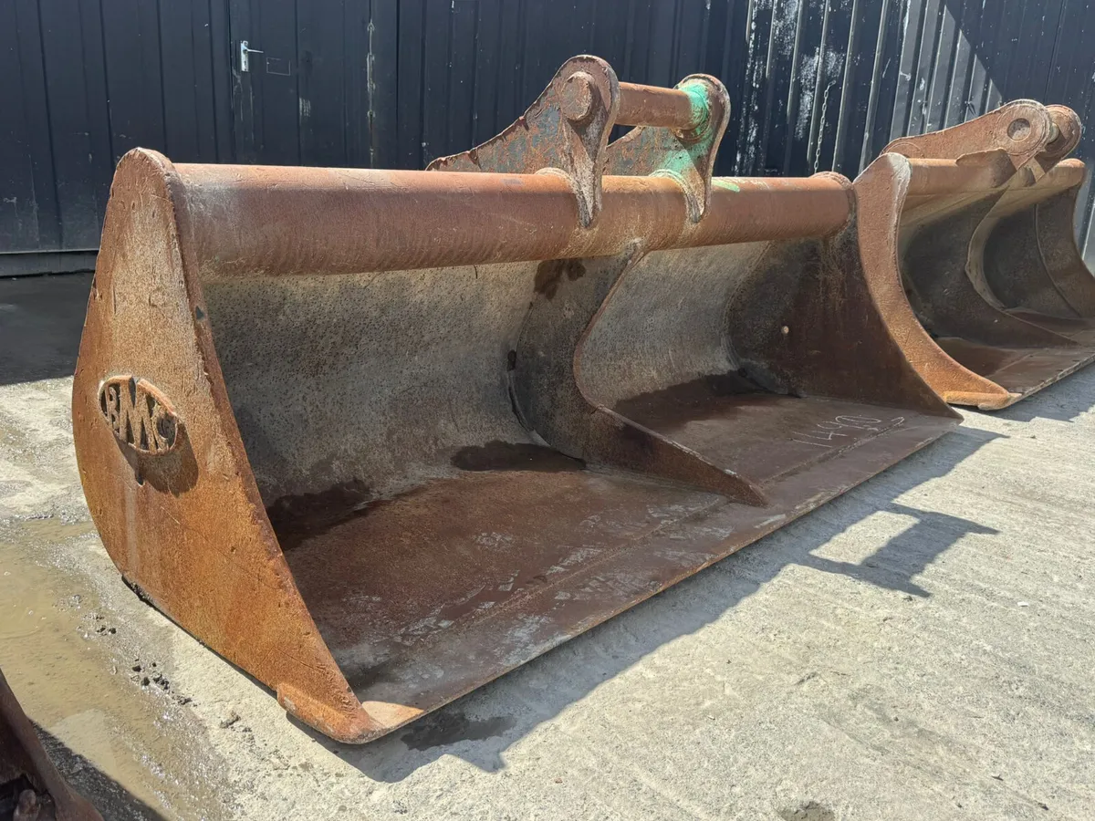 82"/2.1 Meter Grading Bucket 80MM Pin - Image 3