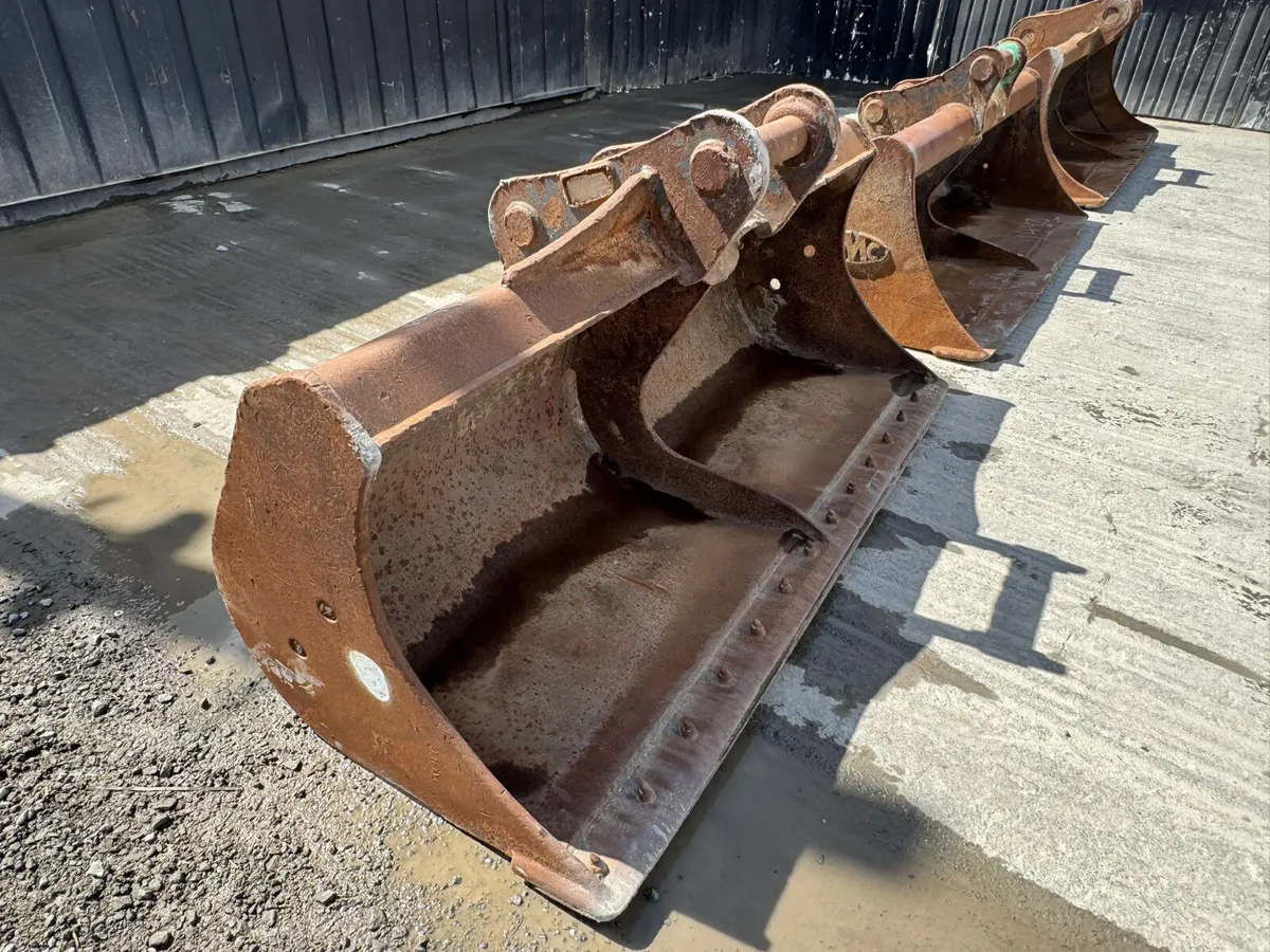 82"/2.1 Meter Grading Bucket 80MM Pin - Image 2