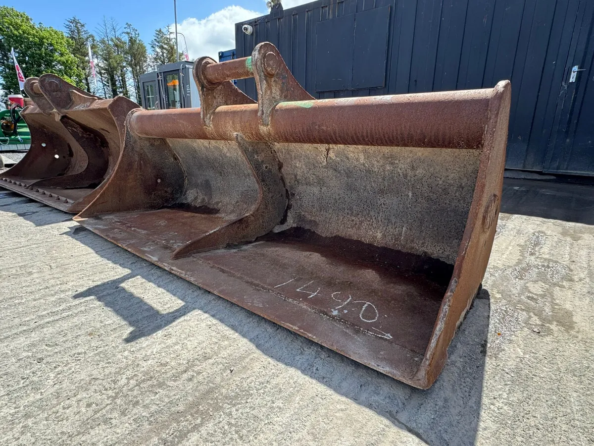 82"/2.1 Meter Grading Bucket 80MM Pin - Image 1