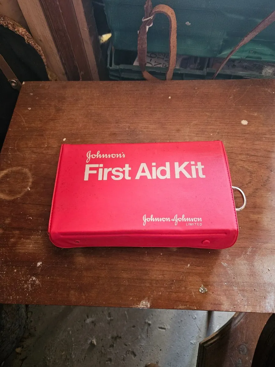 Vintage Johnson and Johnson First Aid Kit - Image 3