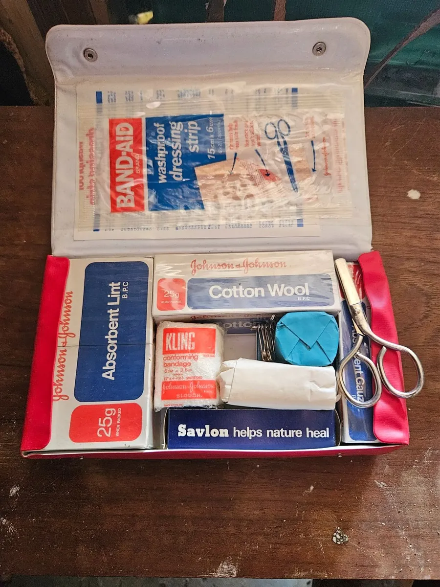 Vintage Johnson and Johnson First Aid Kit - Image 4