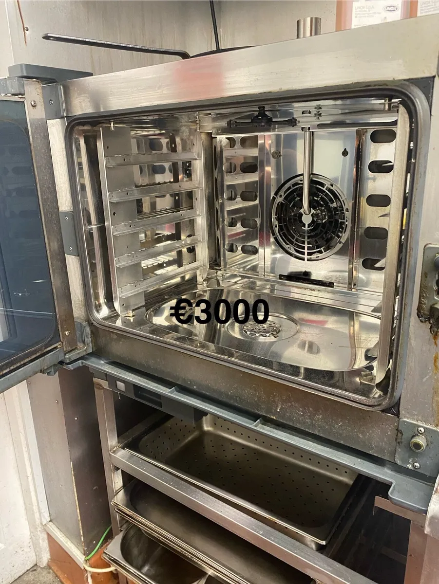 Restaurant kitchen equipment - Image 1