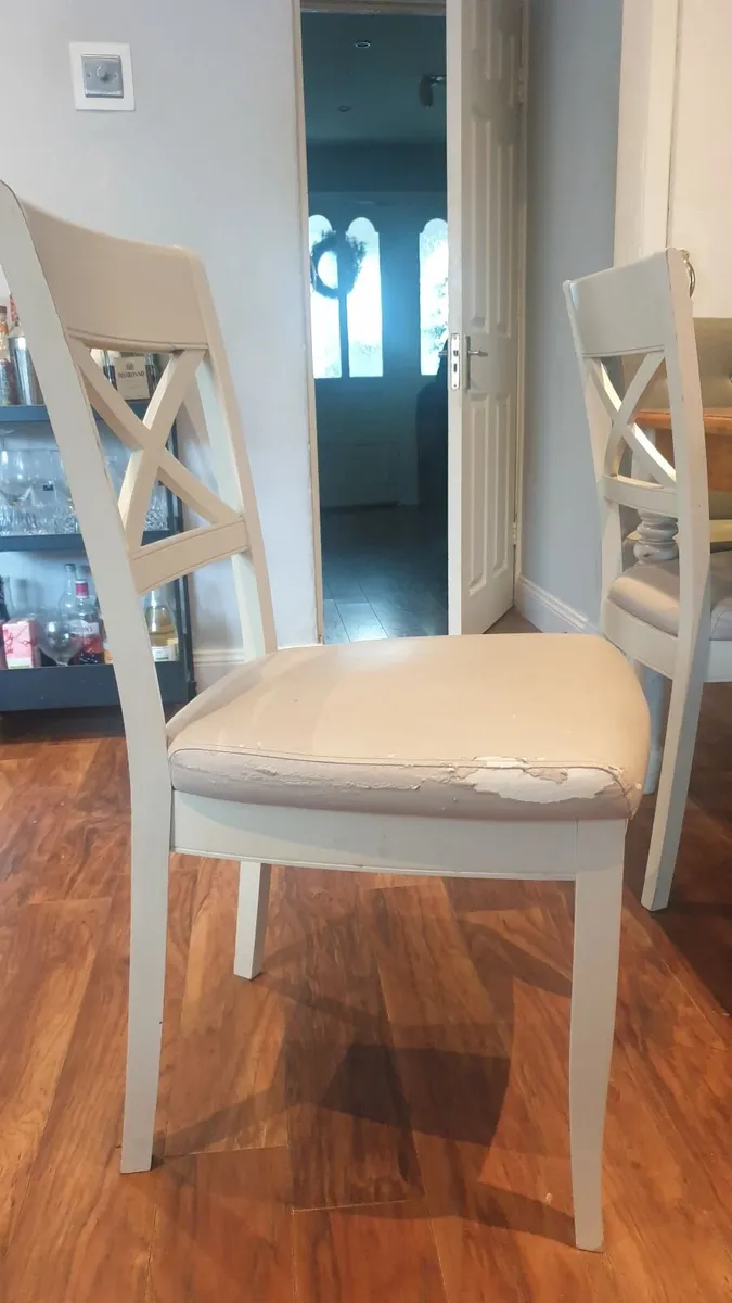 Free table and chairs - Image 3