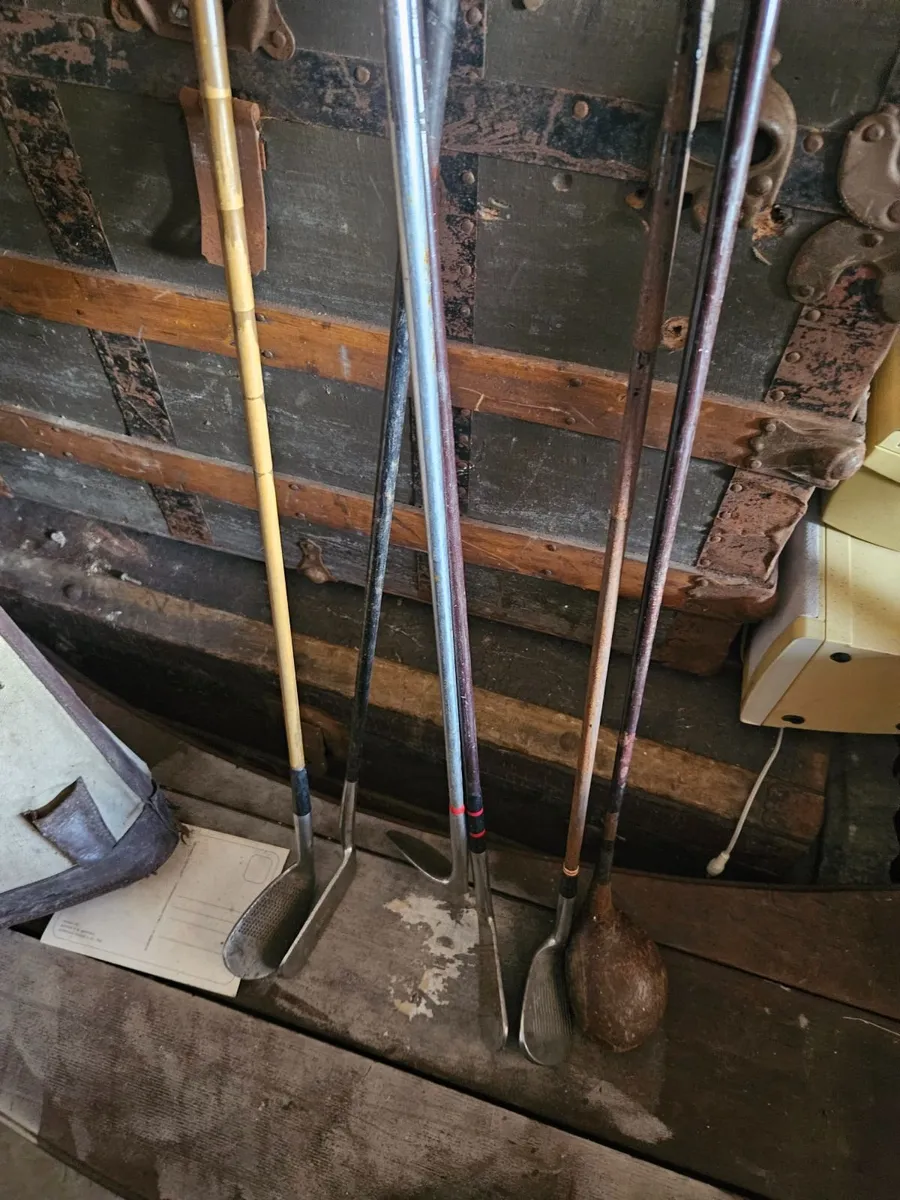 Vintage Golf Bag and Clubs - Image 4
