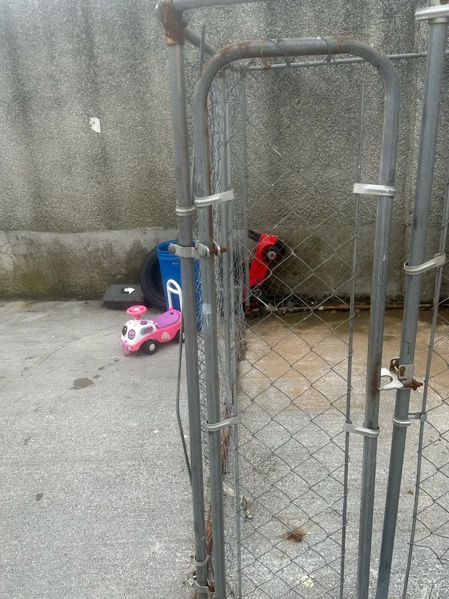 Dog pen - Image 2