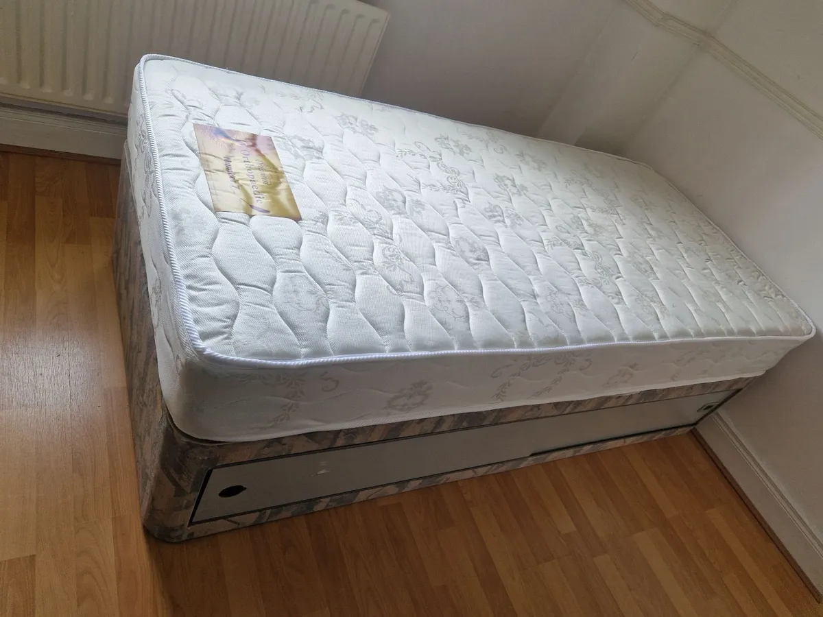 Single bed (new mattress) - Image 4
