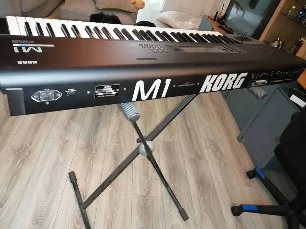 Korg M1 (extremely clean) - Image 2