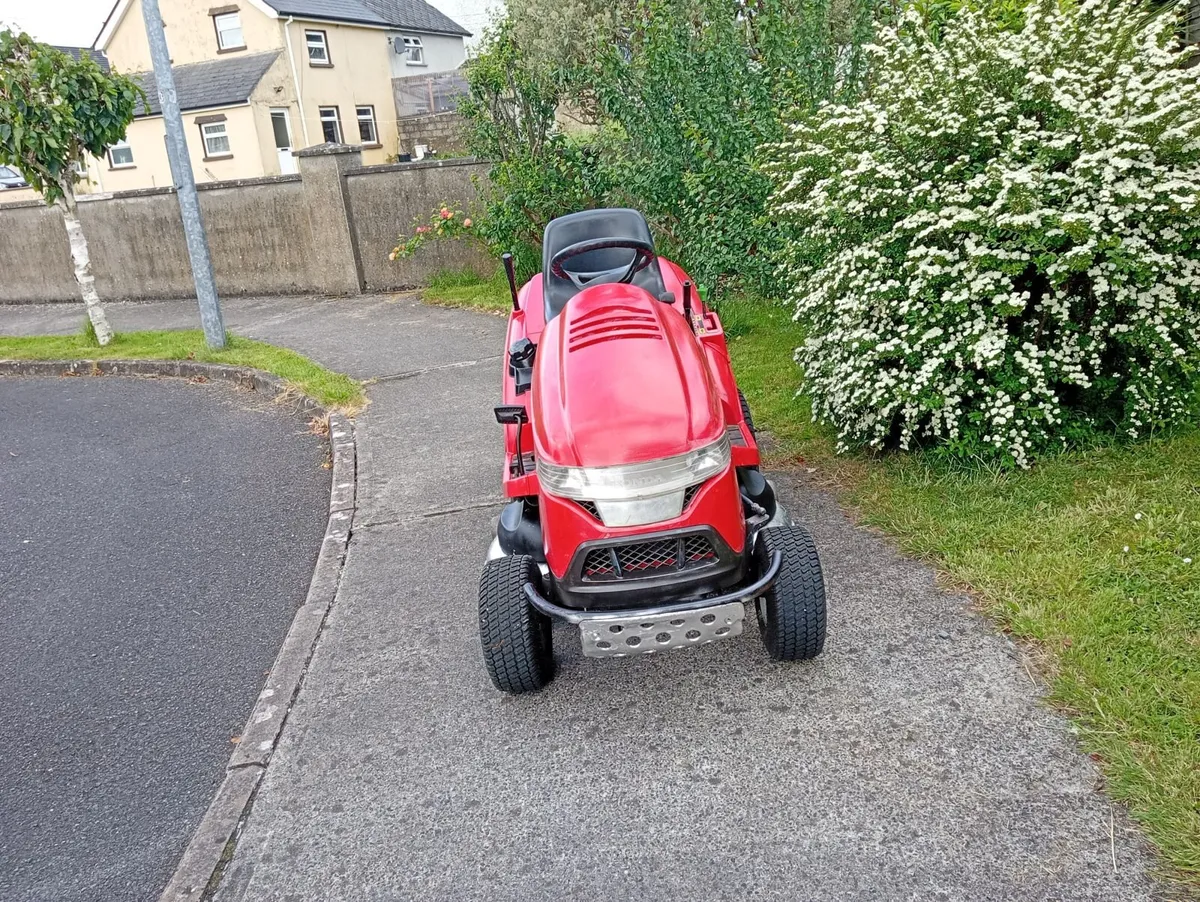 Honda ride on lawnmower - Image 2