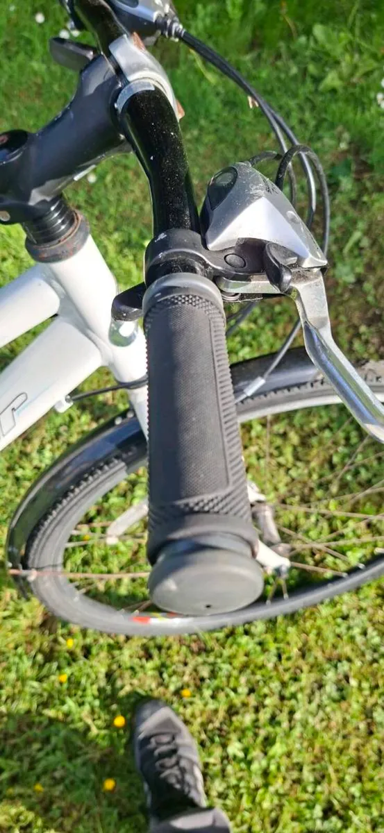 Ladies bicycle - Image 3