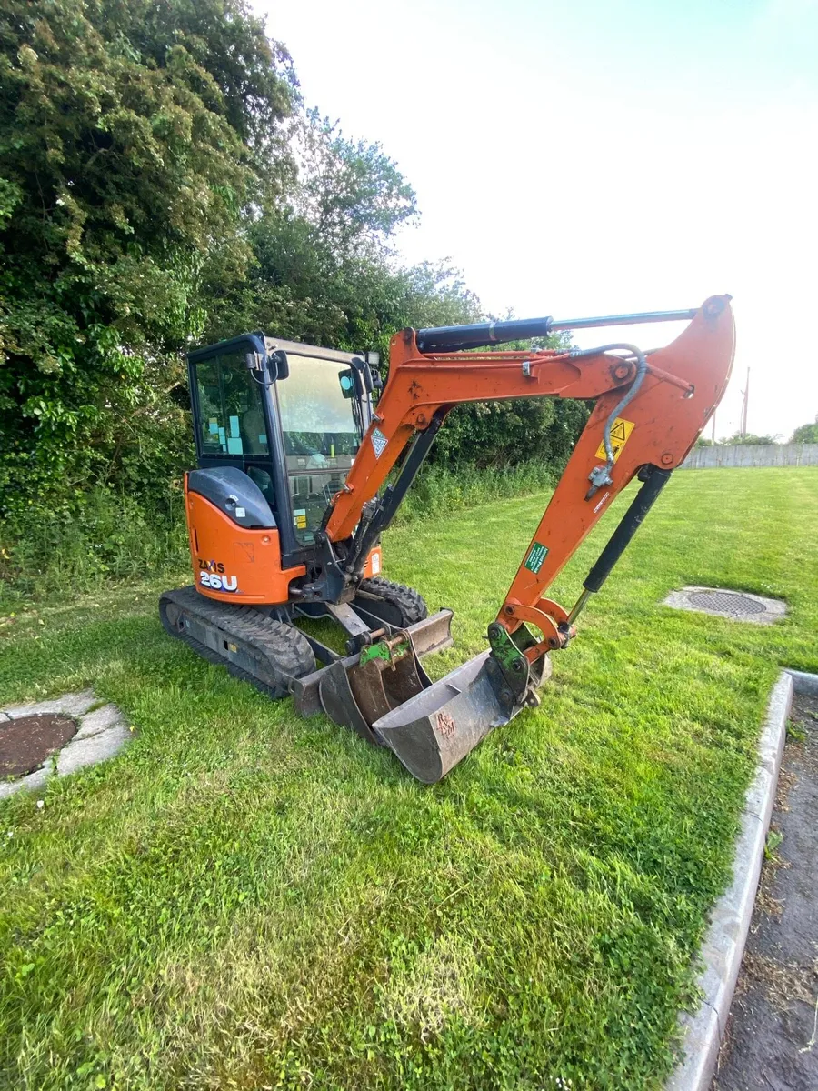 2021 Hitachi 26U - Image 2