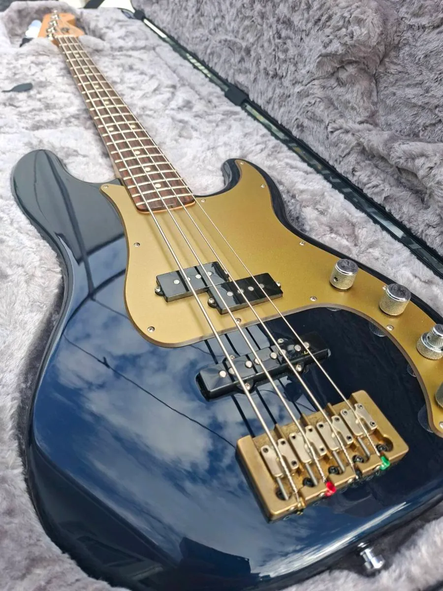 Fender Deluxe Active P Bass Metallic Navy Blue - Image 1