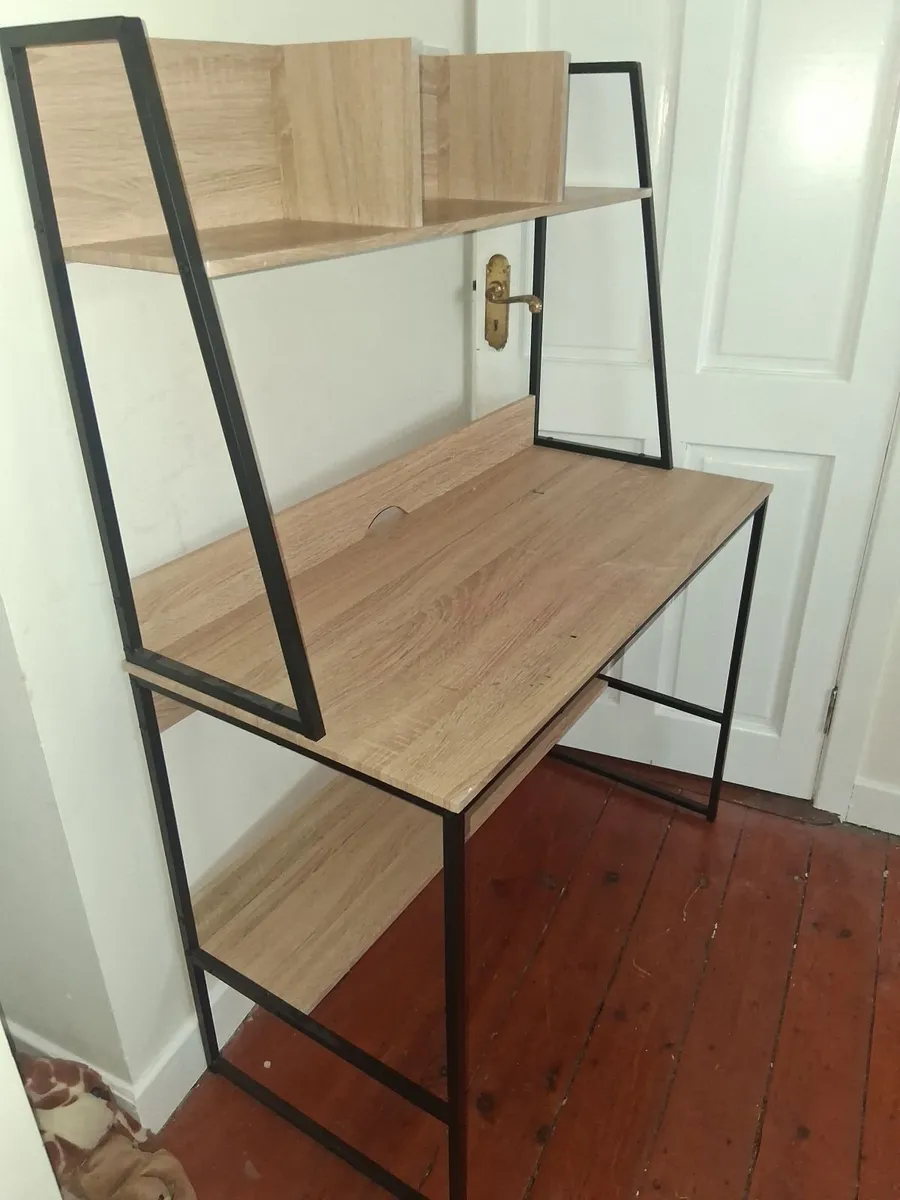 Desk and chair - Image 3