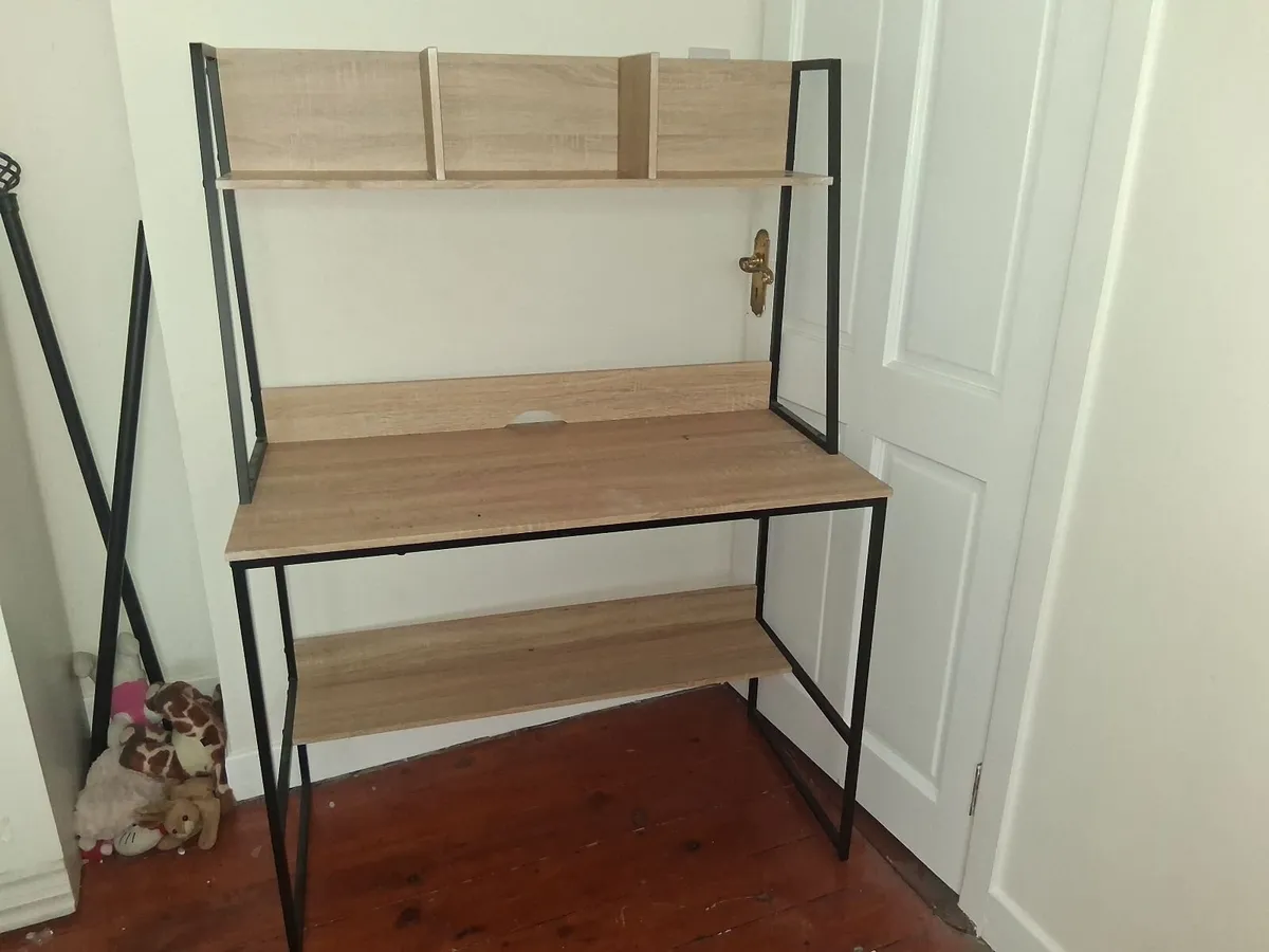 Desk and chair - Image 4