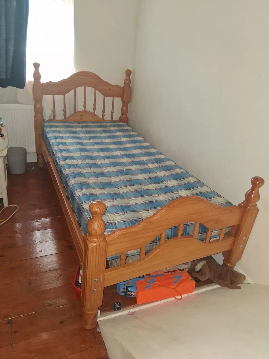 Single bed and mattress - Image 2