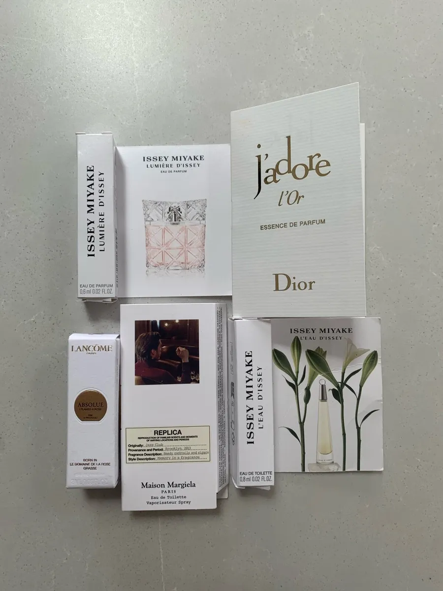 Perfume sample bundle - Image 1
