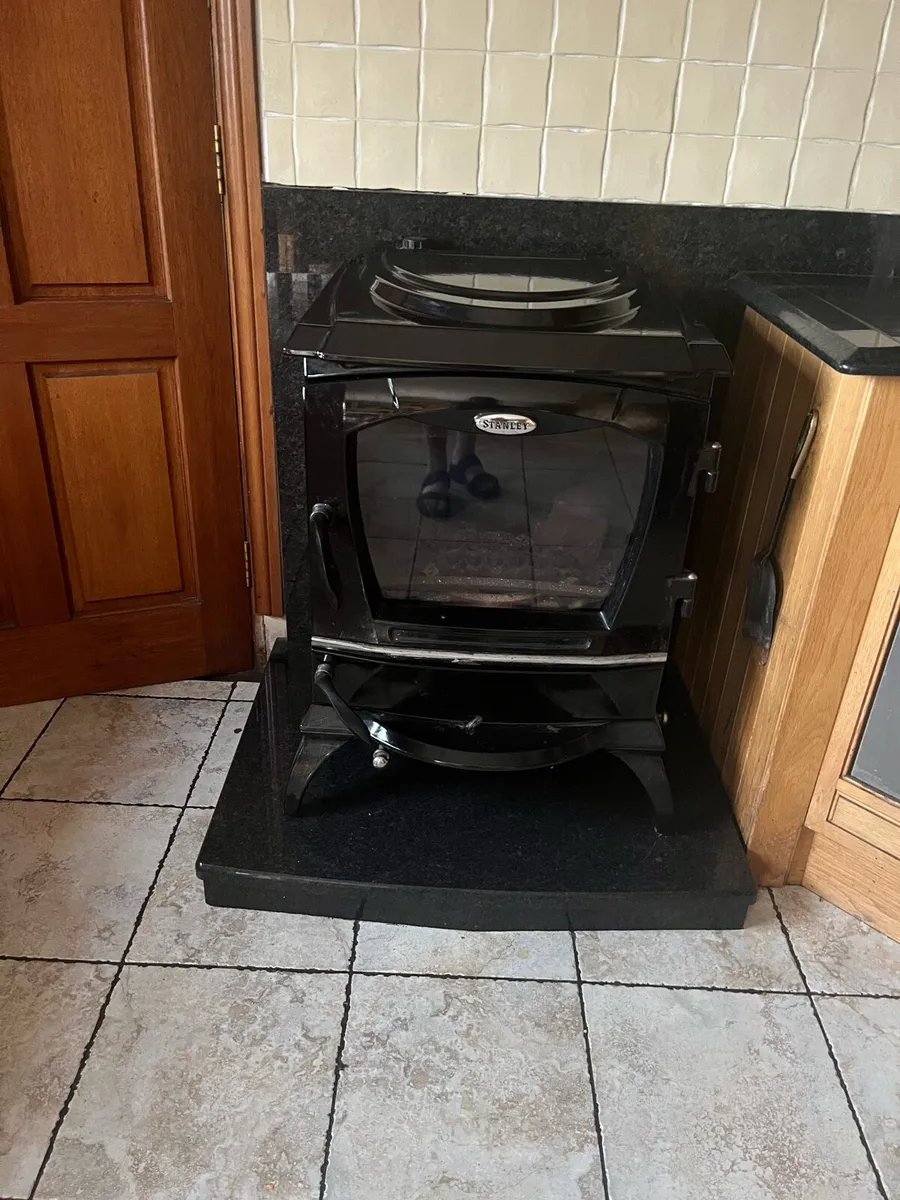 Stanley Reginald Solid Fuel Stove - Image 1