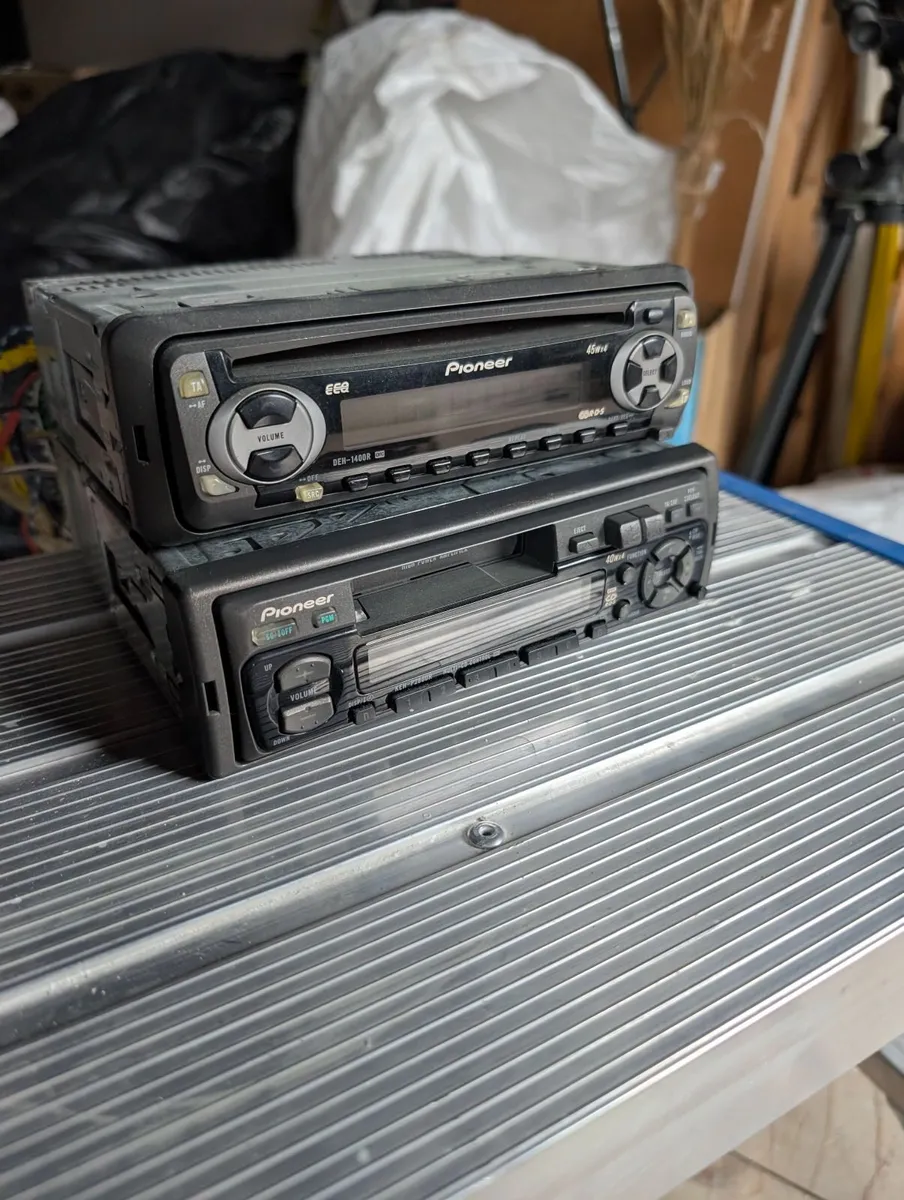 Old Pioneer car stereo - Image 2