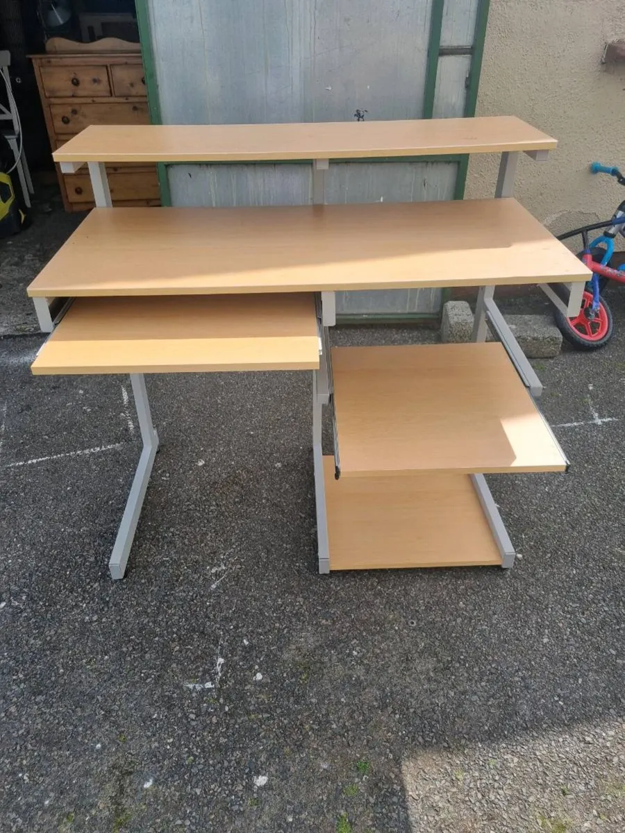 Computer desk - Image 3