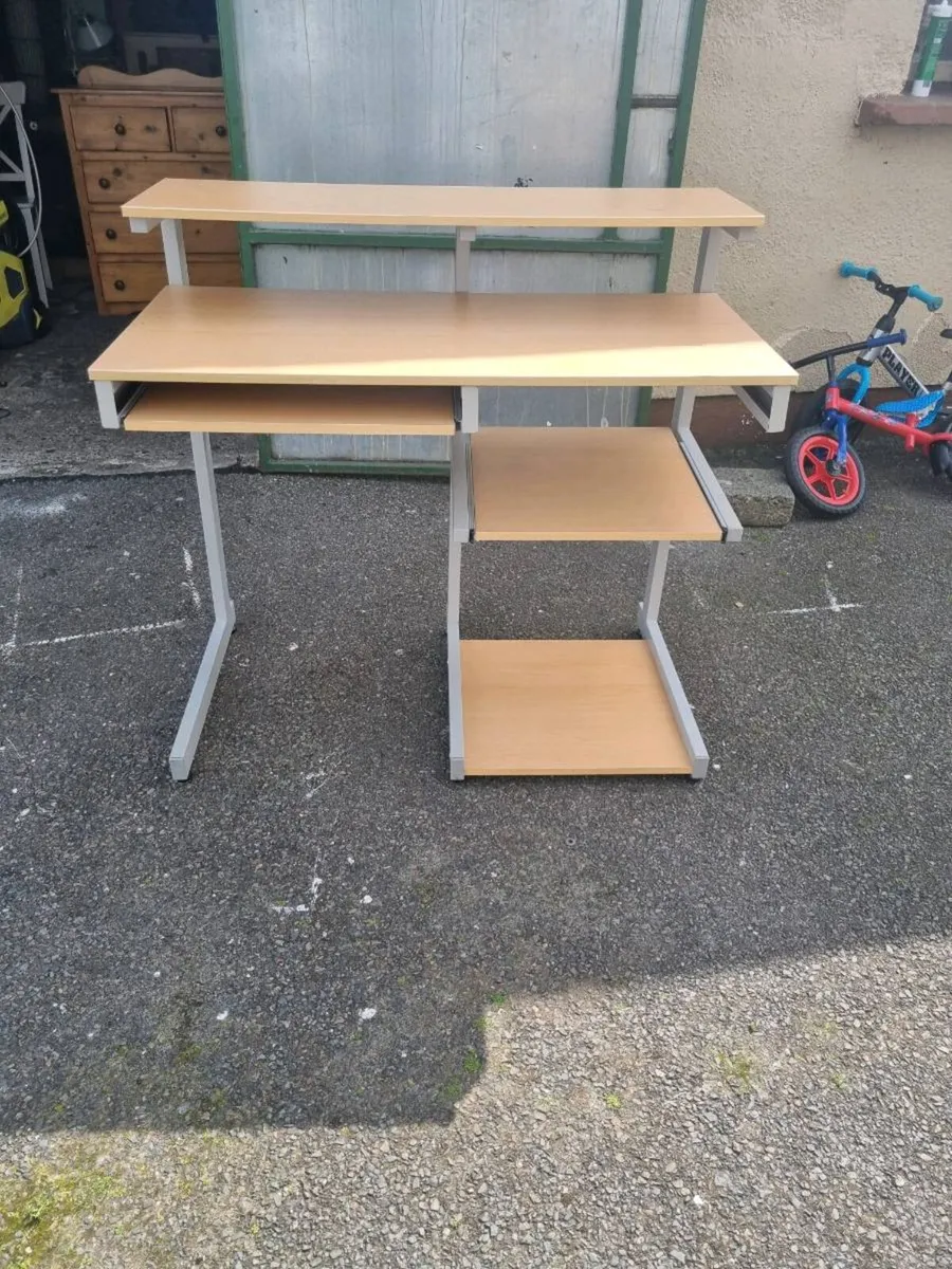 Computer desk - Image 4