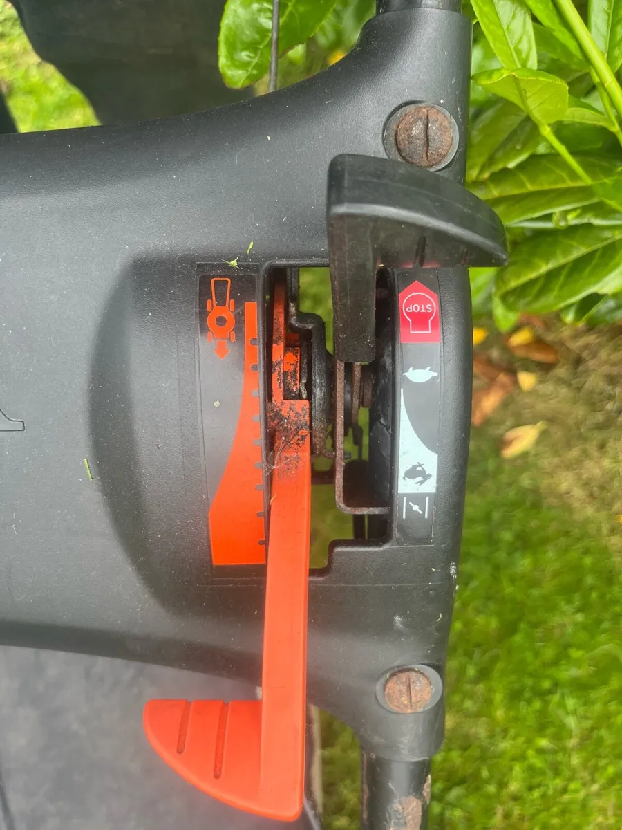 Honda 476 lawnmower - Image 4