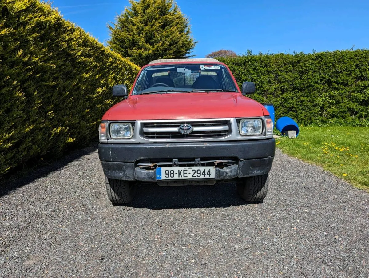 Toyota Hilux 2.4 Single Cab - Image 2