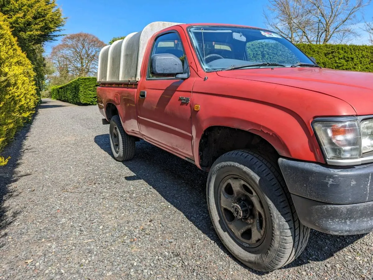 Toyota Hilux 2.4 Single Cab - Image 3