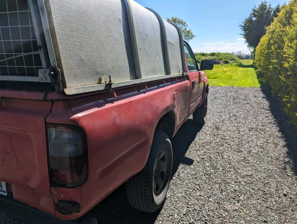 Toyota Hilux 2.4 Single Cab - Image 4
