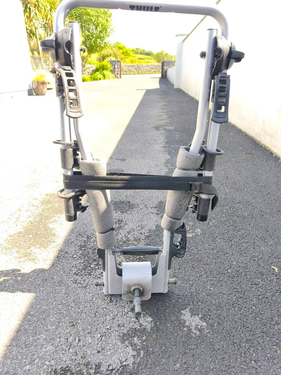 Thule three bike rack - Image 1