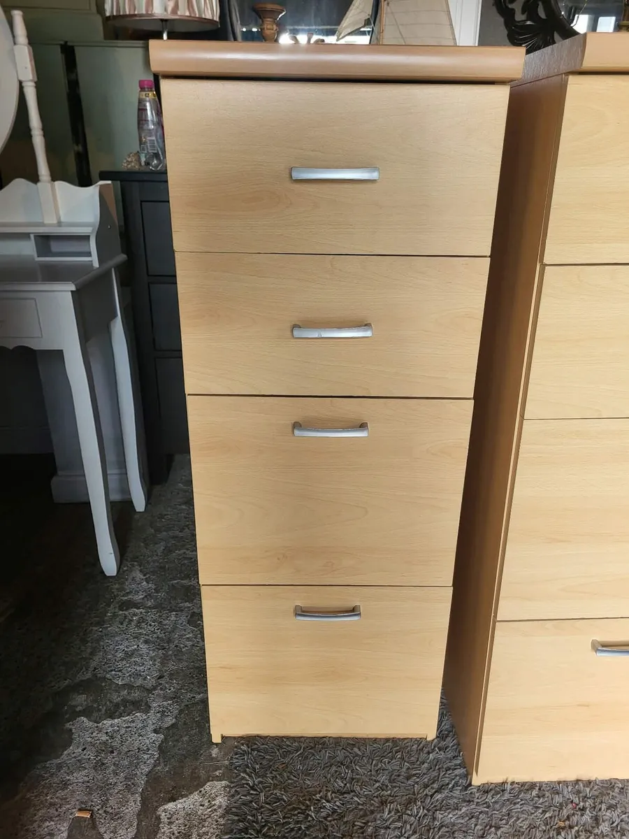 2 filling cabinets 50e each - Image 3