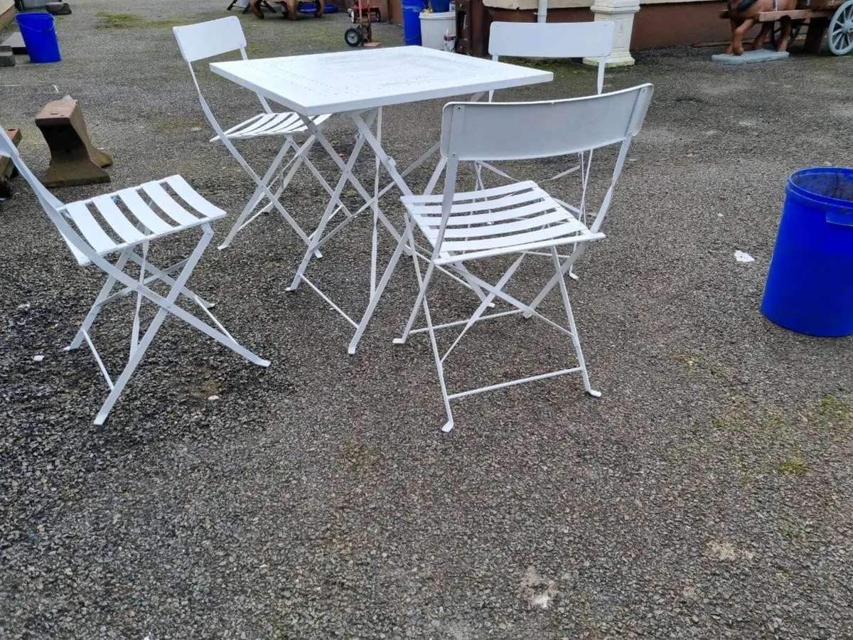 Matel garden table and chairs all foldable - Image 4